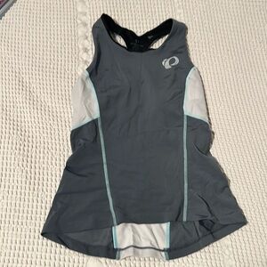 Pearl Izumi  sports tank.